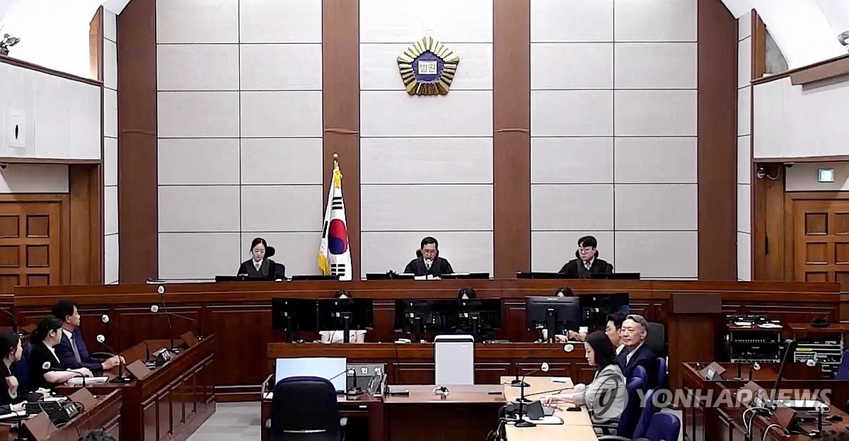 '명태균 여론조사 수수' 윤석열 징역 2년 선고