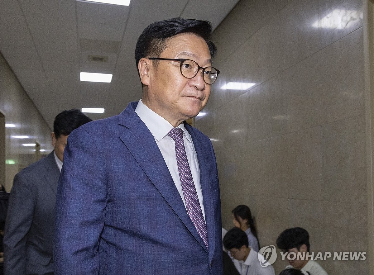 여야 '2+2' 회담 마치고 이동하는 정점식