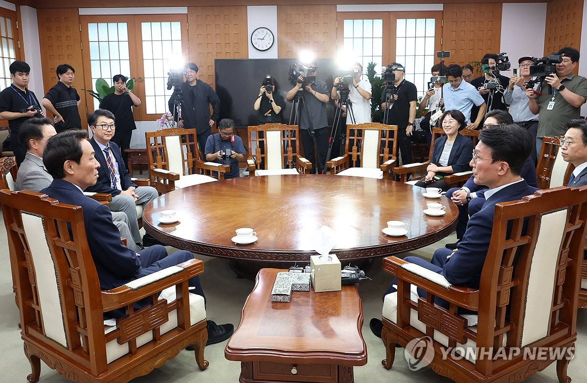 강원도청 찾은 김민석 후보