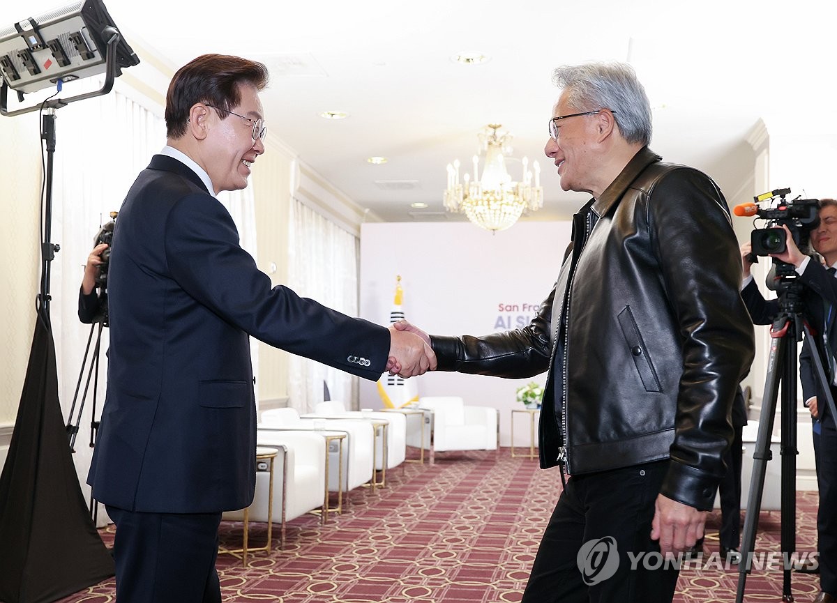 이재명 대통령과 젠슨 황 엔비디아 CEO
