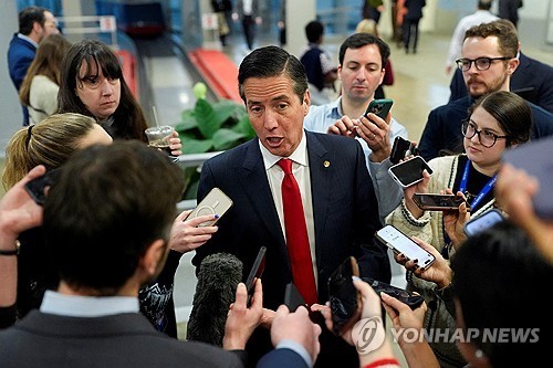 버니 모레노 미 연방 상원의원