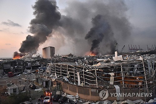2020년 8월4일 대폭발로 쑥대밭이 된 베이루트 항구의 모습
