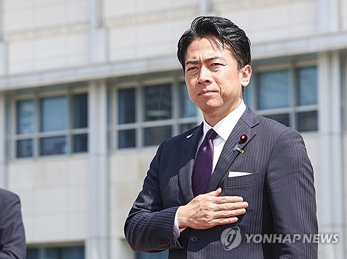 고이즈미 신지로 일본 방위상