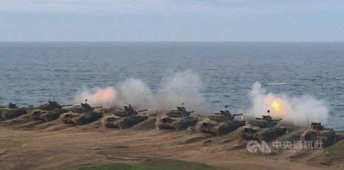 10일 대만군의 펑후섬 실사격 훈련