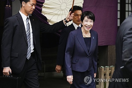 2024년 야스쿠니 신사를 참배한 다카이치 당시 의원 모습 