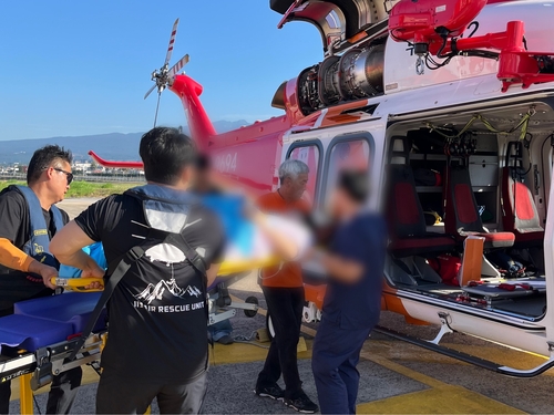 헬기로 제주에서 타지역 병원 이송되는 임신부(자료사진)