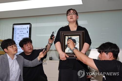 권경애 변호사의 재판 불출석으로 소송에서 진 학교폭력 피해자 유족 이기철 씨