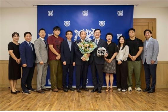 서울대 미식축구부에 1억1천만원을 기부한 원로 동문