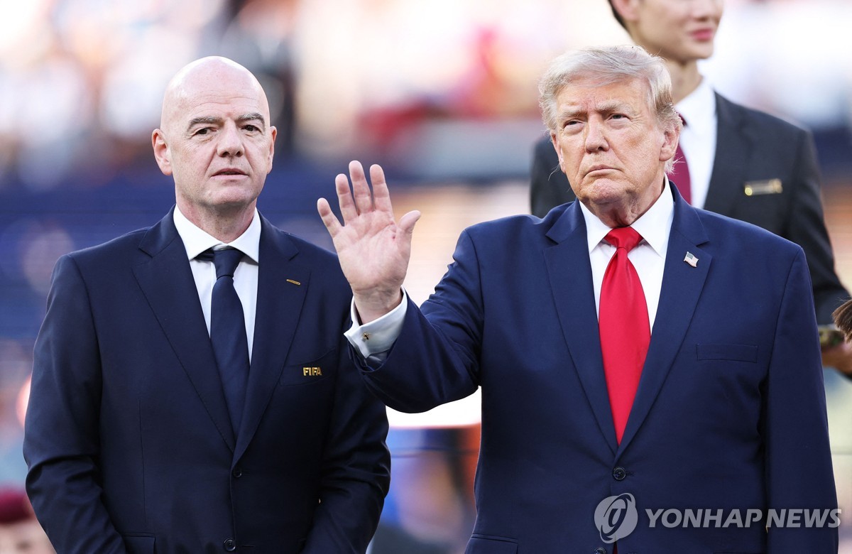 잔니 인판티노 국제축구연맹(FIFA) 회장과 도널드 트럼프 미국 대통령