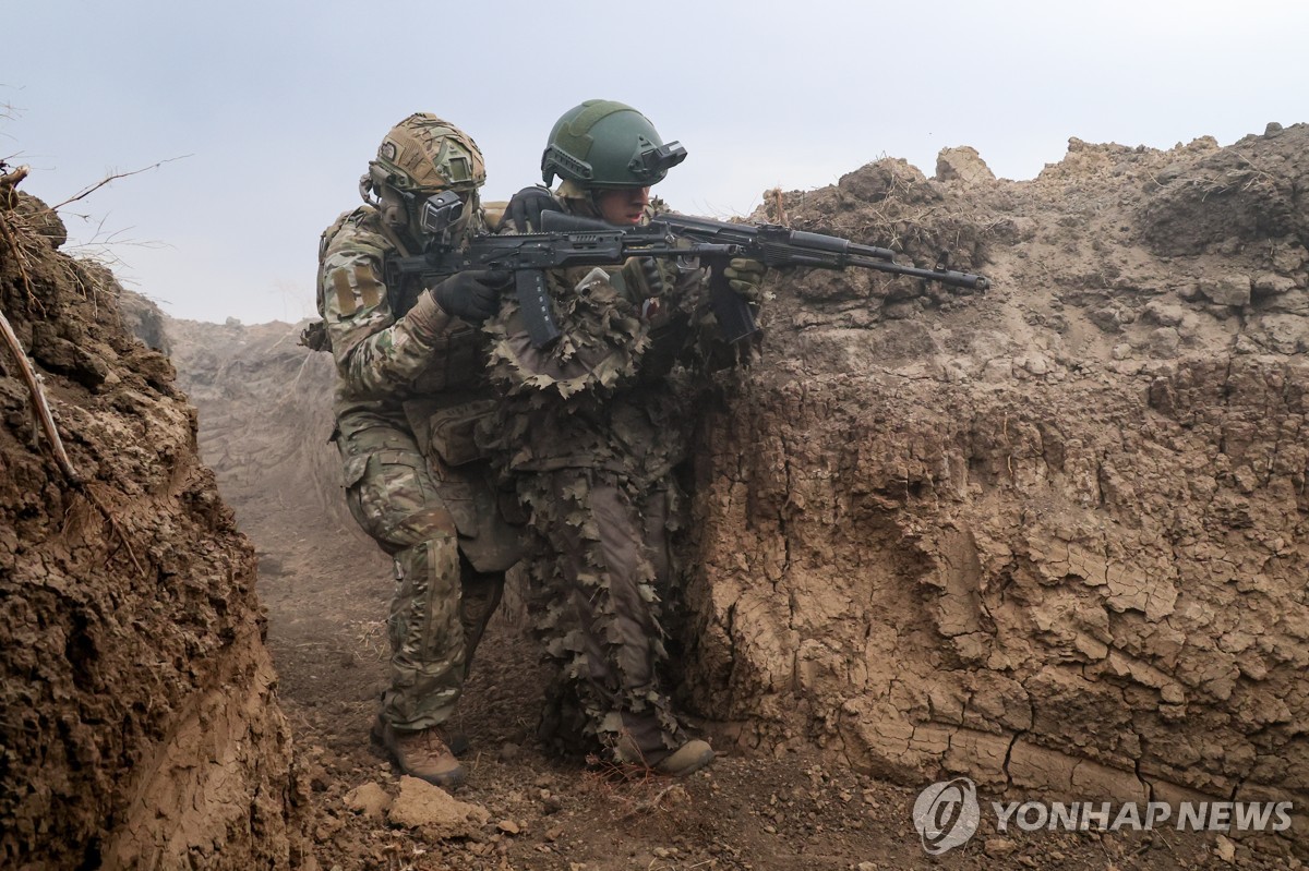 27일(현지시간) 자포리자 전선의 러시아 군인들