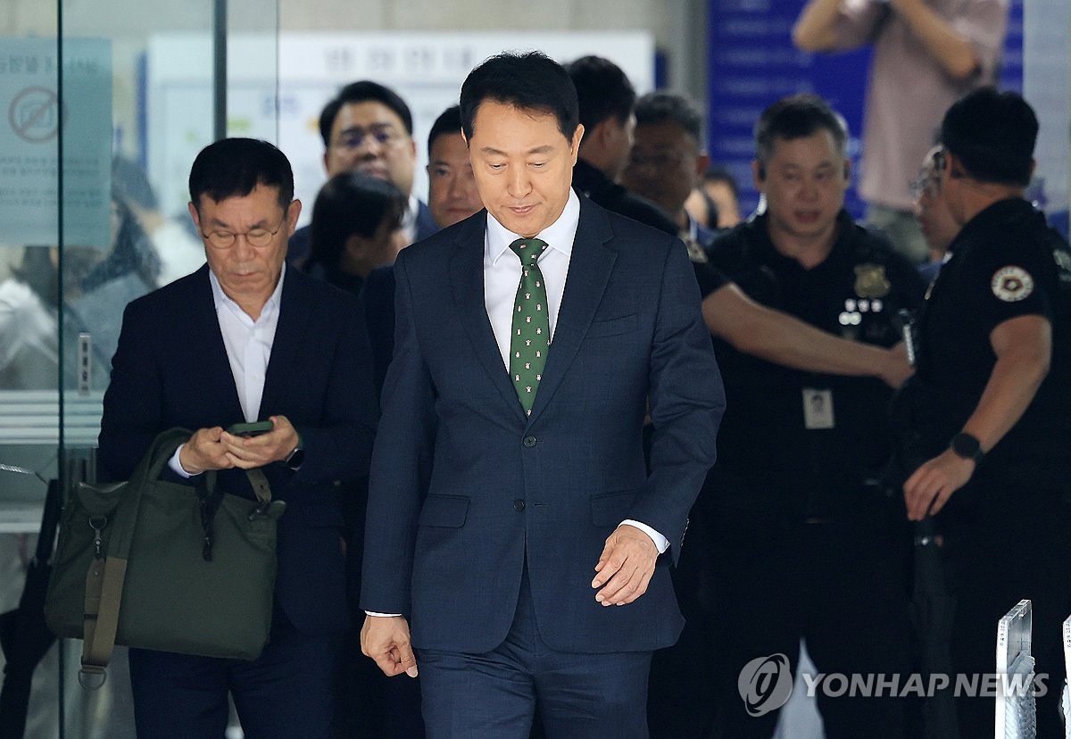 '여론조사 대납' 오세훈 1심 벌금 1천만원…확정 시 시장직 상실