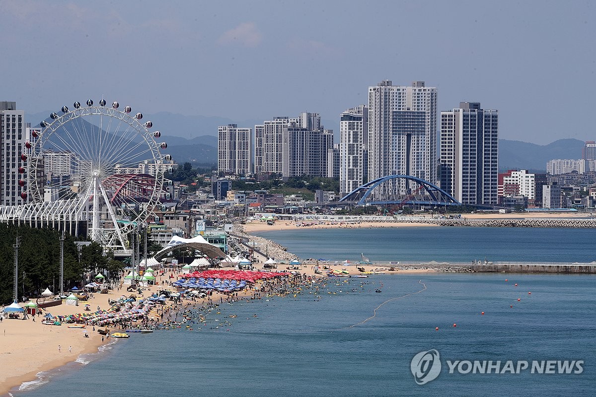 바다에서 무더위 날려요