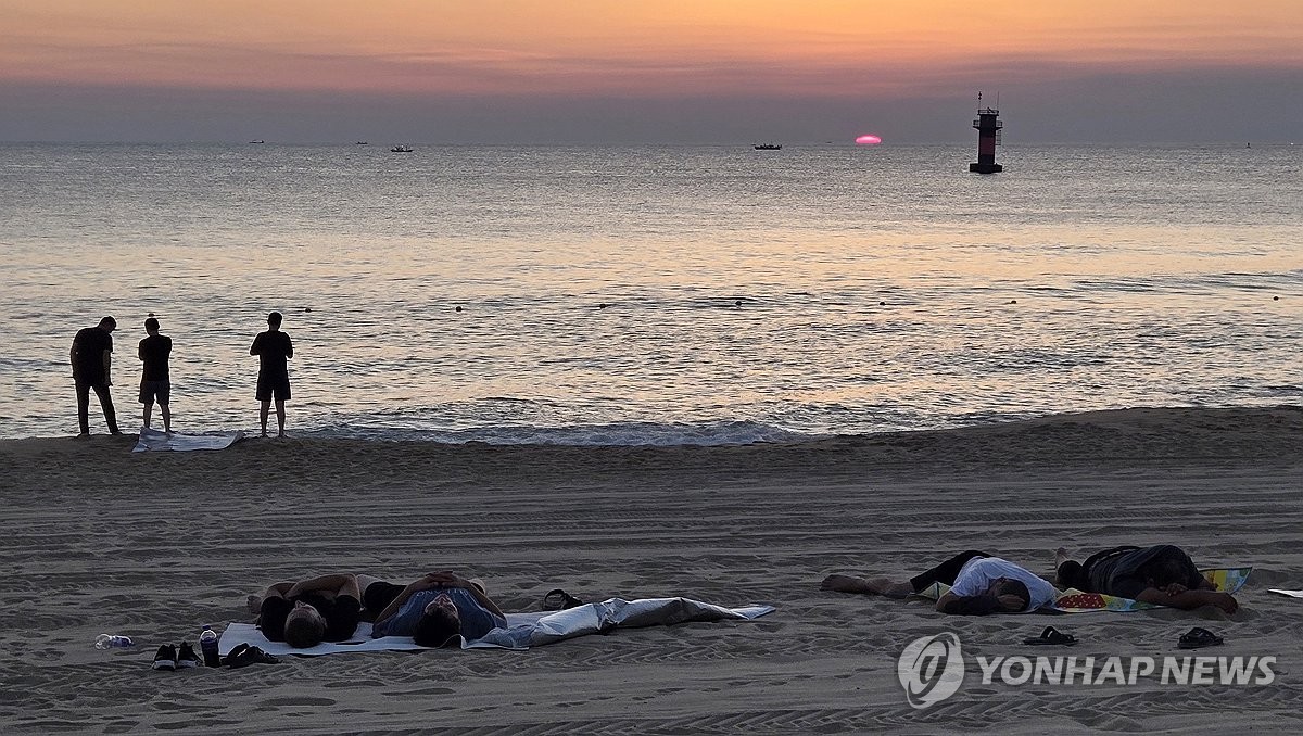 경포해변에서 잠자며 맞는 아침