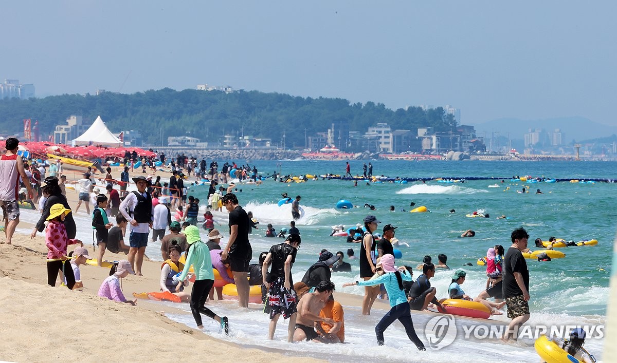 피서 절정 강릉 경포해수욕장