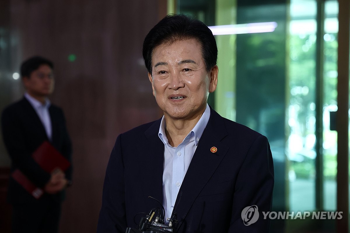 정동영 장관, 출근길 도어스테핑
