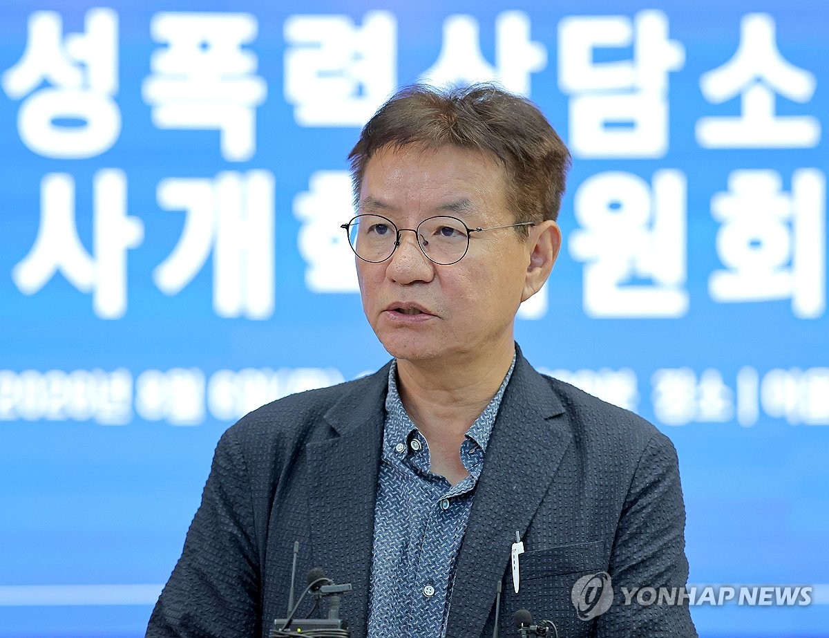 간담회 마친 김남준 경찰 수사개혁위 위원장