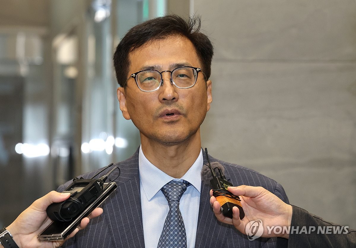 답변하는 이태한 선관위 특검