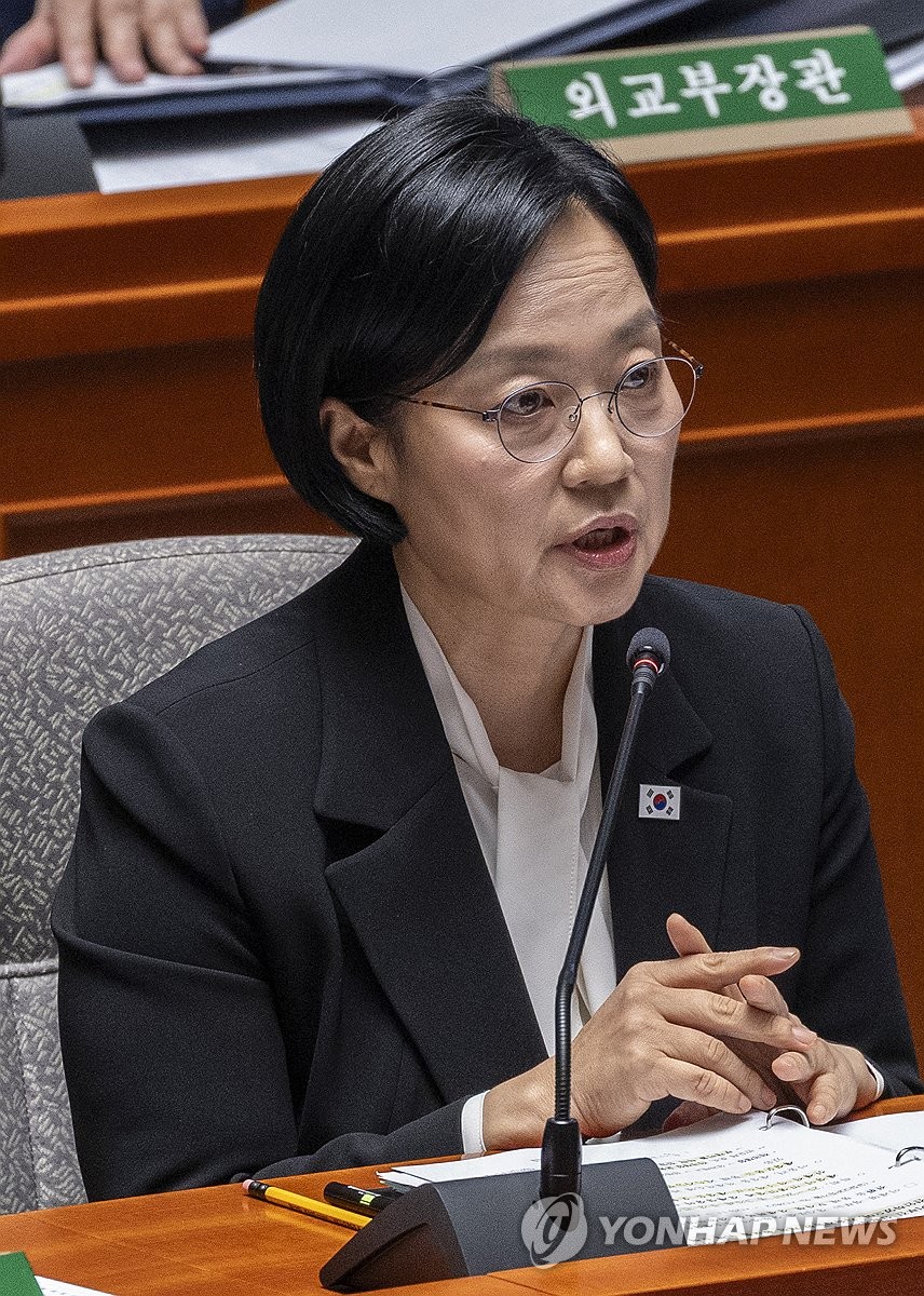의원 질의에 답하는 한성숙 국무총리