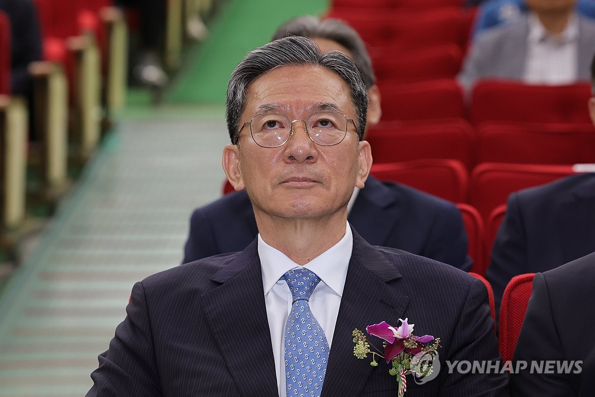 이임식 참석한 정성호 장관