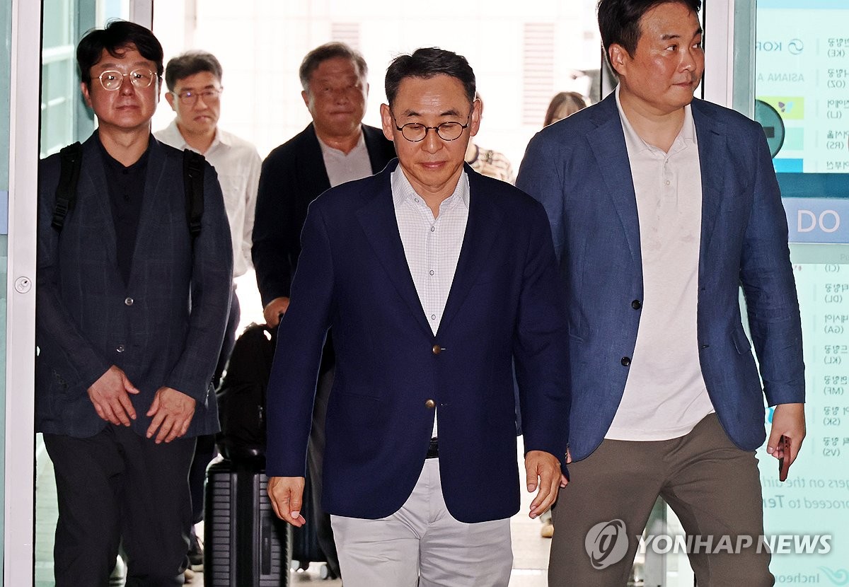 네팔로 향하는 정연인 대표이사