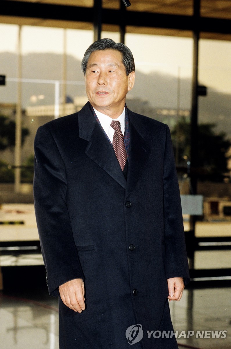 검찰 출두하는 정호용