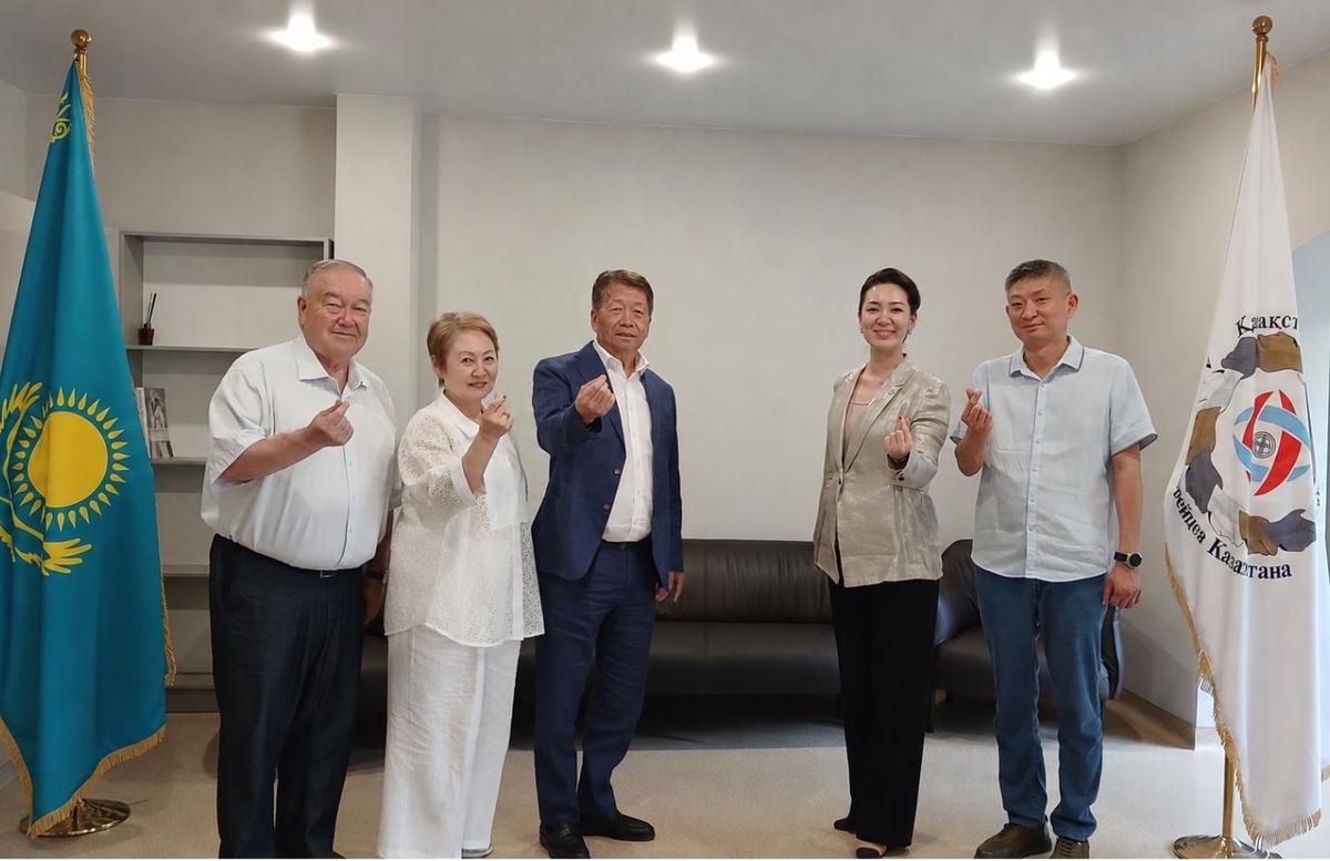 카자흐스탄 동포사회 이끄는 고려인협회 임원들