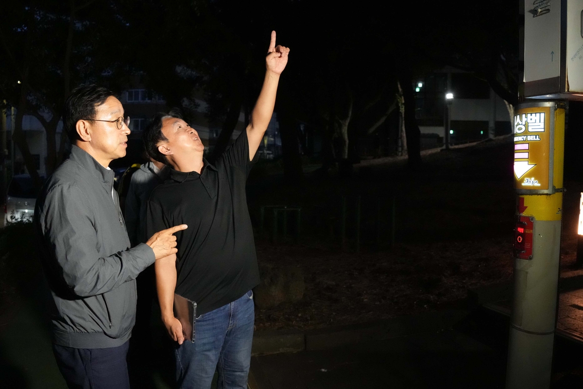 야간 안전실태 점검하는 위성곤 제주지사