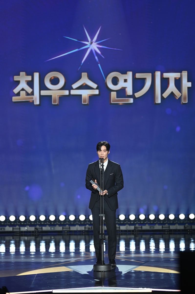 배우 허남준
