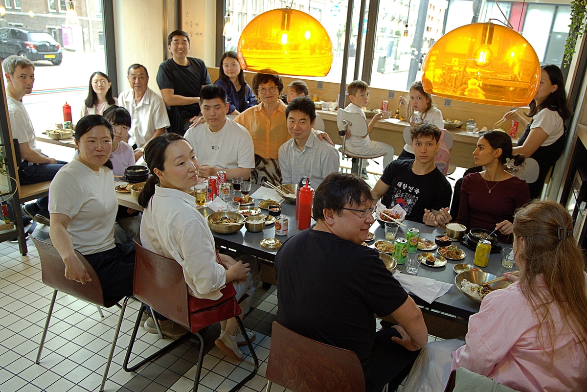 네덜란드 암스테르담 한식당, 한식 앞에서 피운 이야기꽃