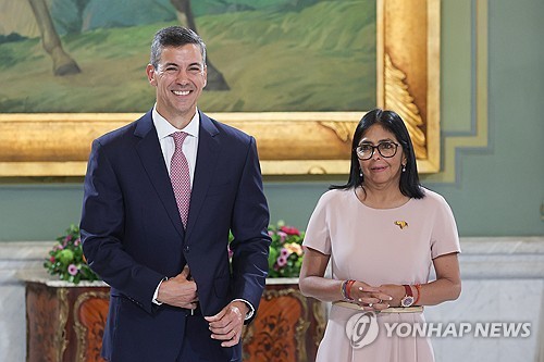 산티아고 페냐 파라과이 대통령과 델시 로드리게스 베네수엘라 임시대통령