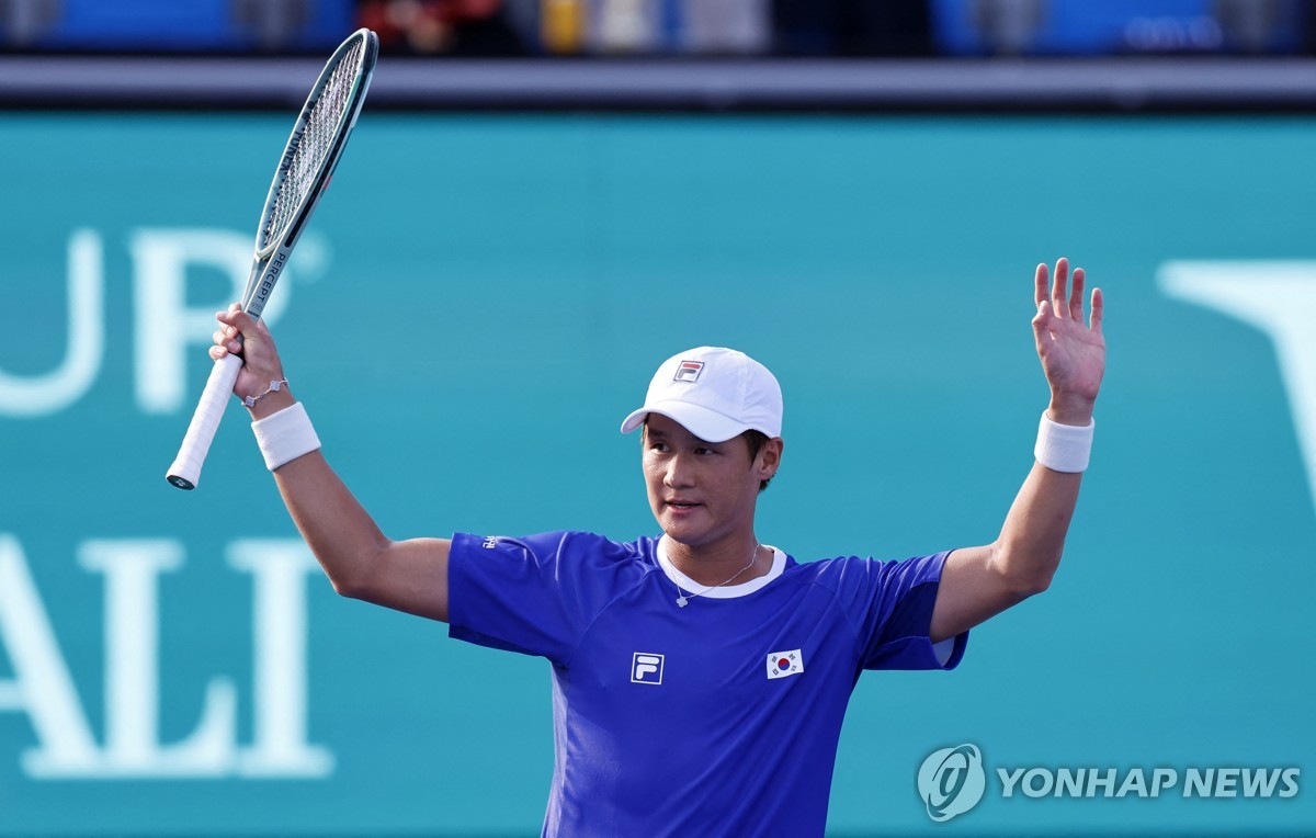 승리에 기뻐하는 권순우