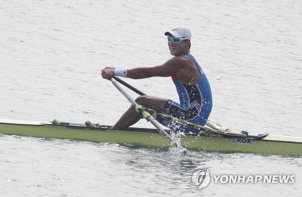 김동용 '미소 띄며 여유롭게 레이스'