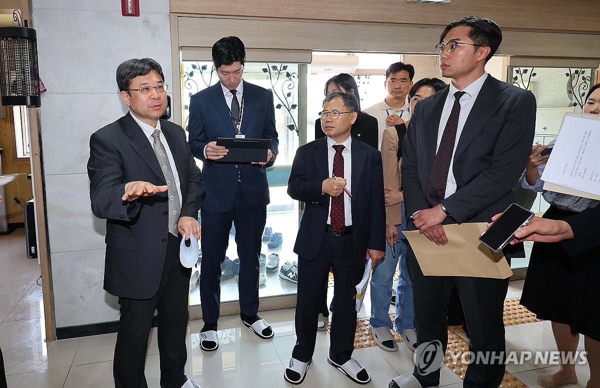 법원, '장애인 입소자 성폭행 의혹' 색동원 현장검증
