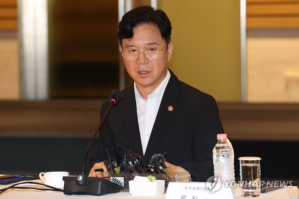 간담회하는 김영훈 장관