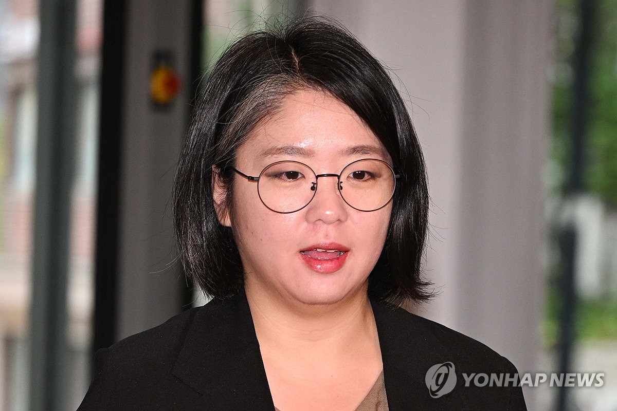 출근하는 용혜인 장관 후보자