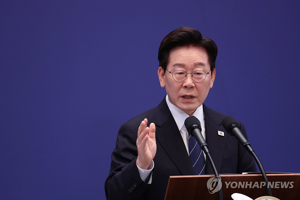 답변하는 이재명 대통령