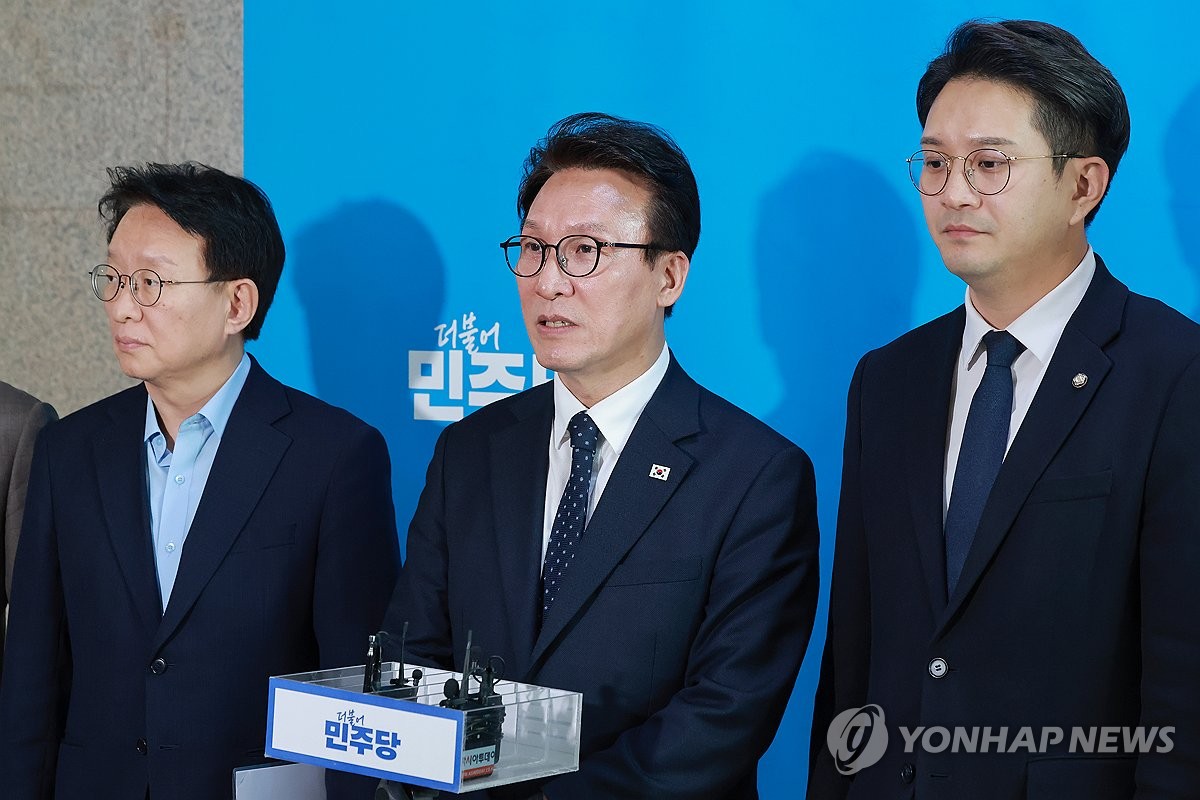 이재명 대통령 기자회견 시청 마치고 취재진 만난 민주당 김민석