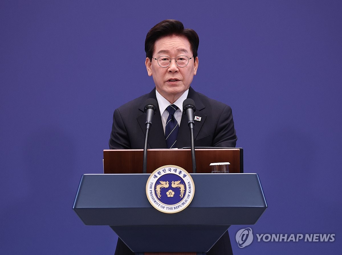 답변하는 이재명 대통령