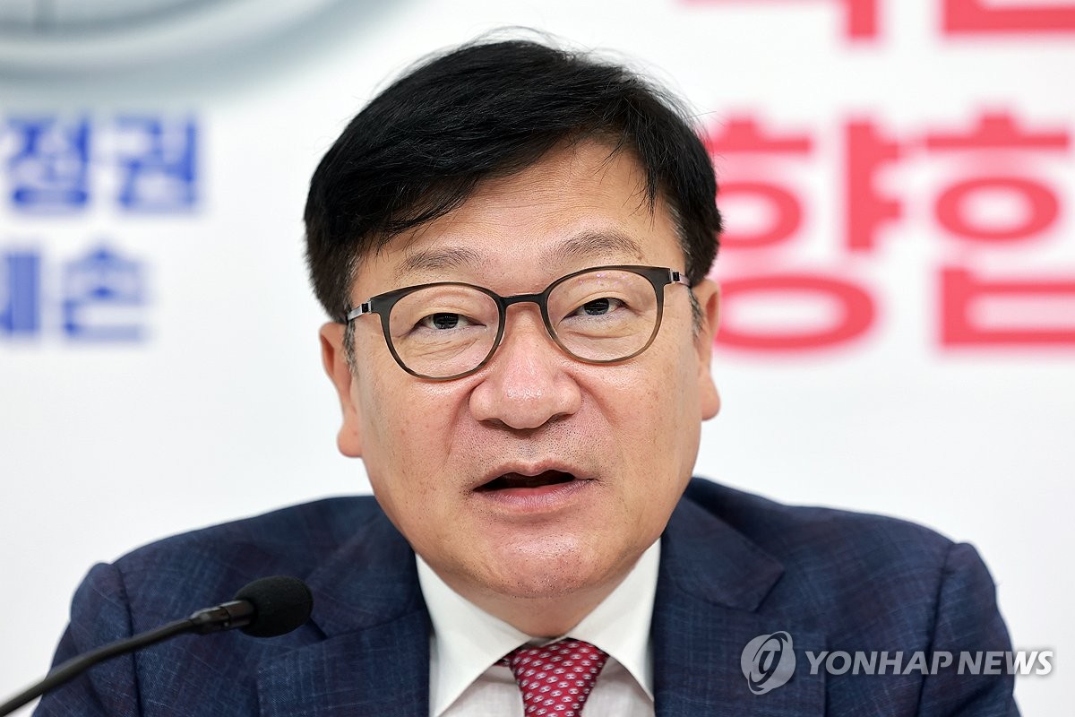 대통령 기자회견 관련해 취재진 만난 국민의힘 정점식 원내대표