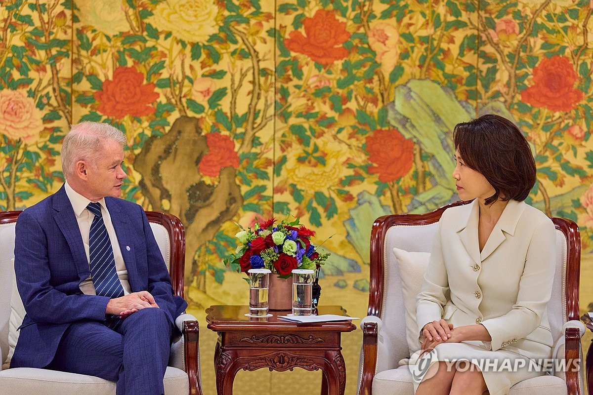 김혜경 여사, 옥스포드대 인문대 학장 접견