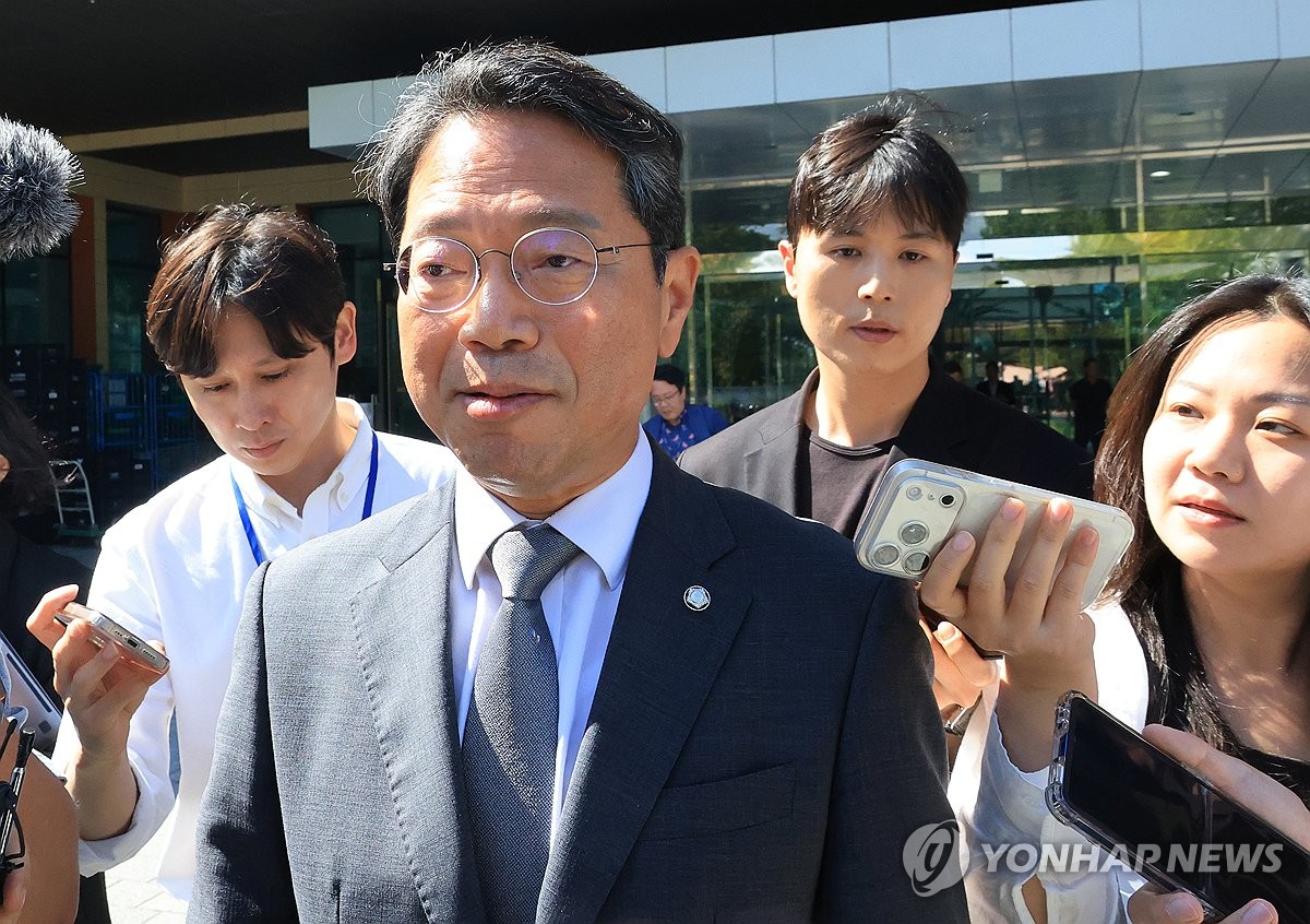 후보직 자진 사퇴한 김승원 후보자
