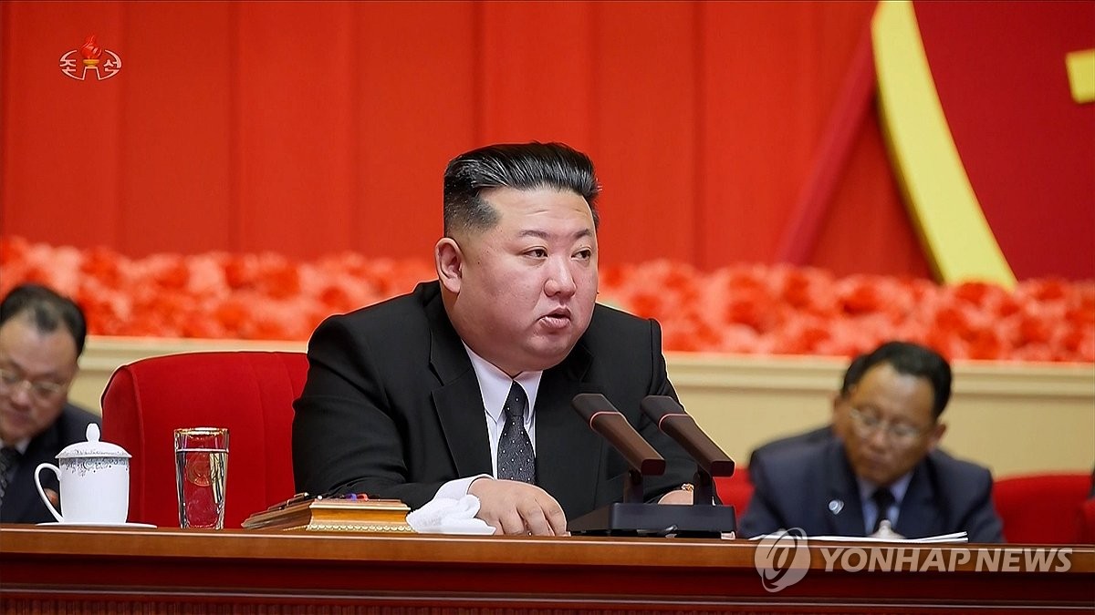 김정은, 당 제3차 선전부문일군강습회 폐강식서 연설