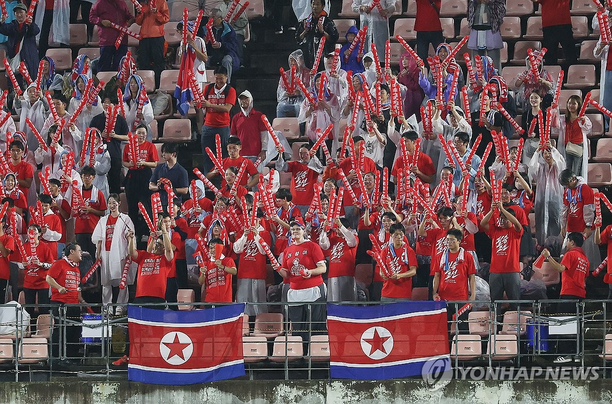 인공기 걸린 도요타 스타디움
