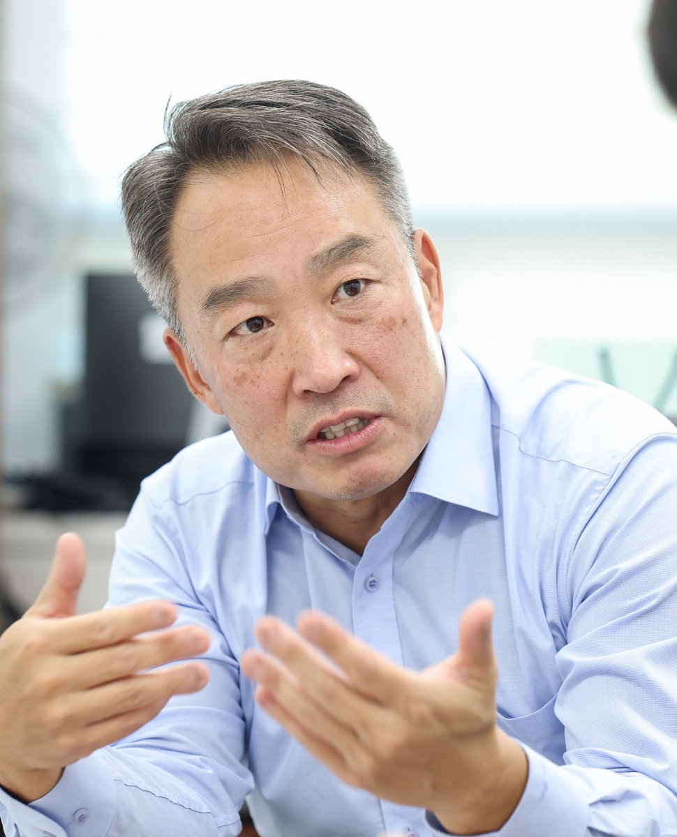 연합뉴스와 인터뷰하는 대니얼 리 코넬대 교수