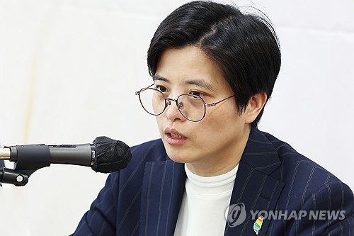 부커상 수상 소감 말하는 양솽쯔 작가