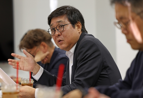 14일 문화예술정책자문위원회 웹툰 분과 회의를 주재하고 있는 최휘영 문체부 장관
