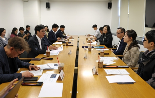 14일 문화예술정책자문위원회 웹툰 분과 회의를 주재하고 있는 최휘영 문체부 장관