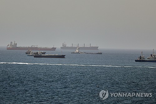 오만만 인근 해상 유조선과 화물선들. 기사 내용과 관련 없음. 