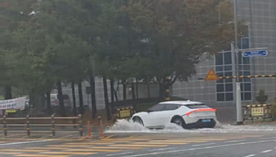 화성시 만세구 향남읍의 한 도로