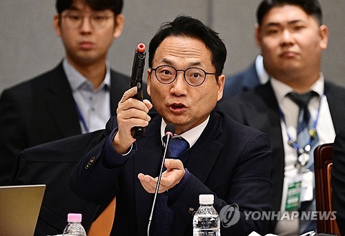 질의하는 더불어민주당 박선원 의원